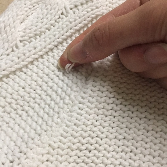 White Cable Knit Pattern Sweater - Picture 5 of 7